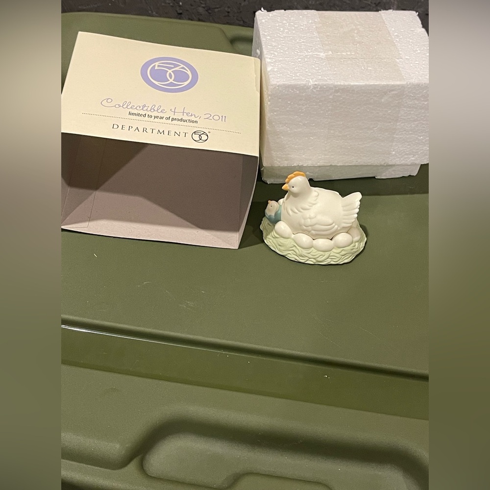 Department 56 Collectible Hen Figurine - White and Cream